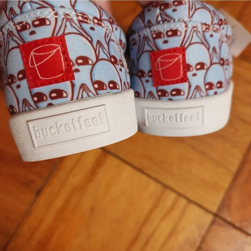 Bucketfeet canvas alien